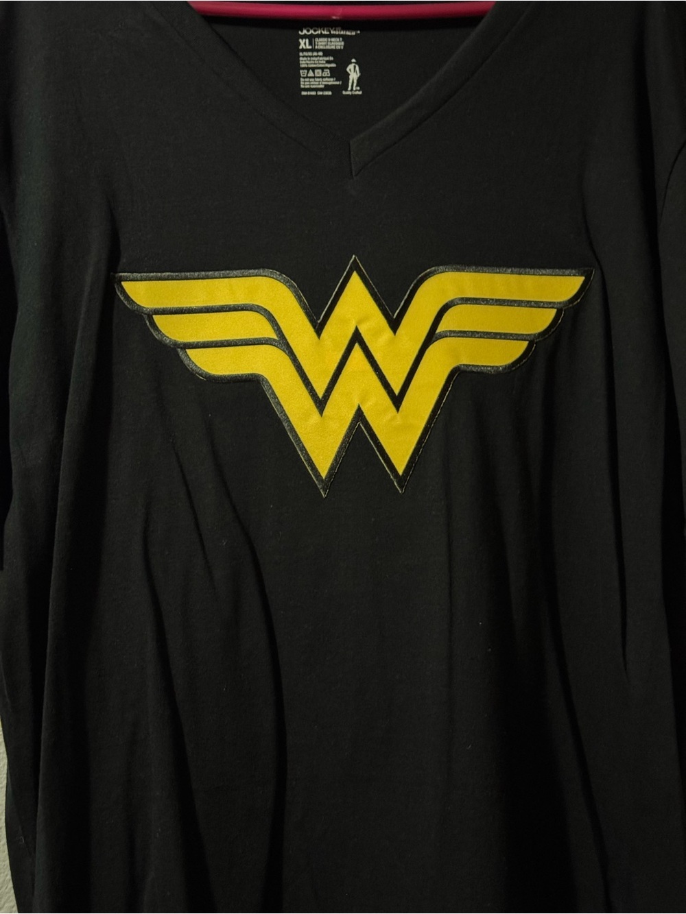 Wonder Woman Jockey V-Neck Size XL - Picture 6 of 8
